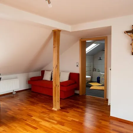 公寓 Gemuetliche Dg-wohnung Mit Grosser Kueche & Parkplatz 布尔格伦根费尔德